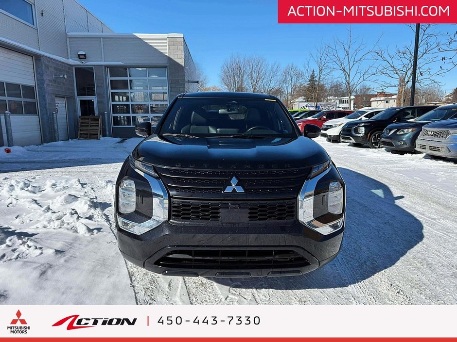 2023 Mitsubishi Outlander NOIR S-AWC Toit Pano Cuir Bancs Chauffants Boss-7