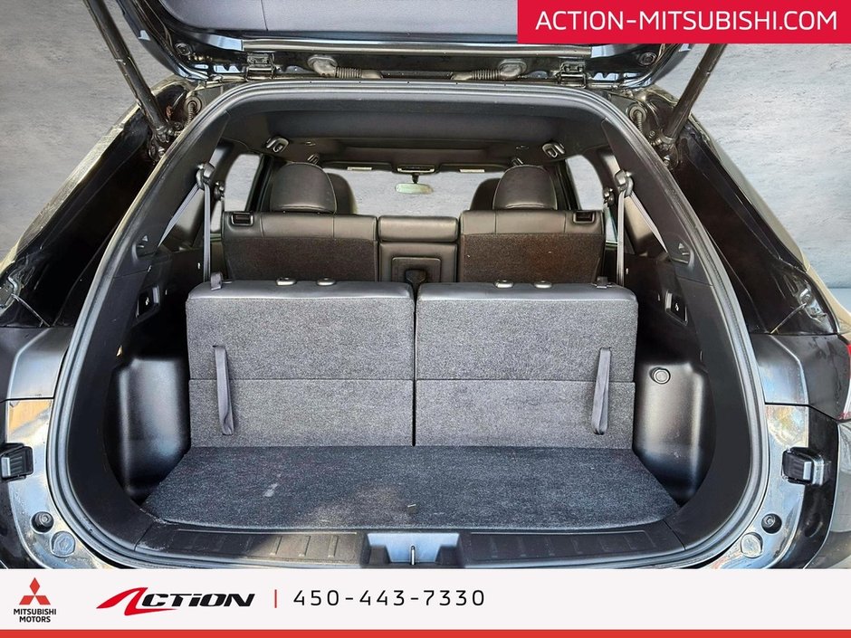 2023 Mitsubishi Outlander NOIR S-AWC Toit Pano Cuir Bancs Chauffants Boss-14