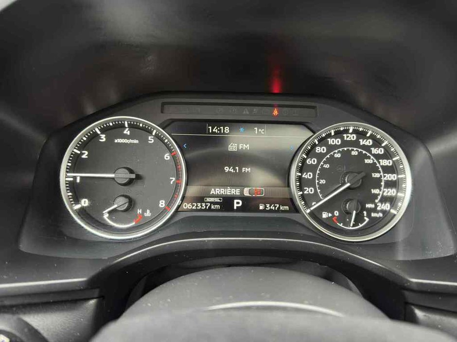 2023 Mitsubishi Outlander NOIR S-AWC Toit Pano Cuir Bancs Chauffants Boss-9