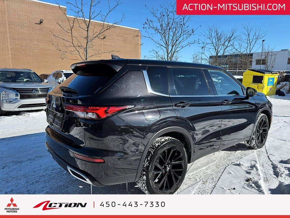 Mitsubishi Outlander NOIR S-AWC Toit Pano Cuir Bancs Chauffants Boss 2023-4
