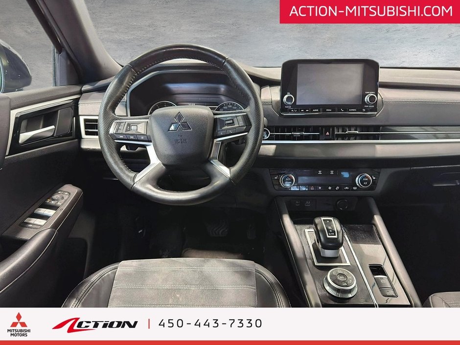 2023 Mitsubishi Outlander NOIR S-AWC Toit Pano Cuir Bancs Chauffants Boss-17
