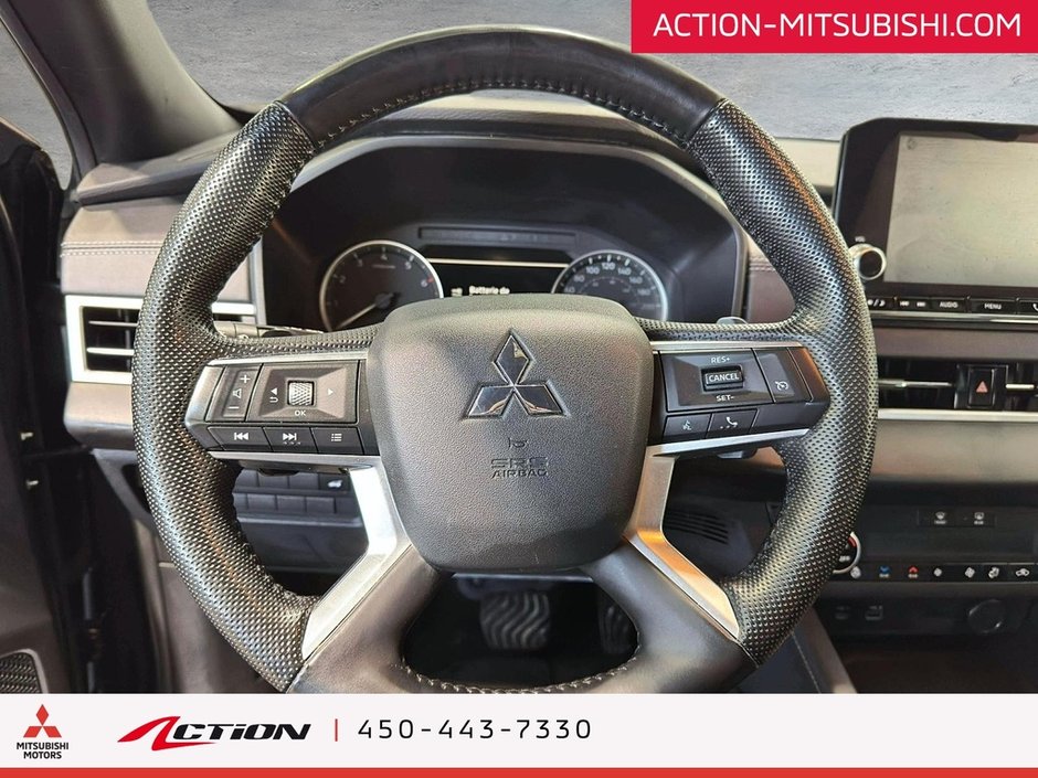 2023 Mitsubishi Outlander NOIR S-AWC Toit Pano Cuir Bancs Chauffants Boss-18