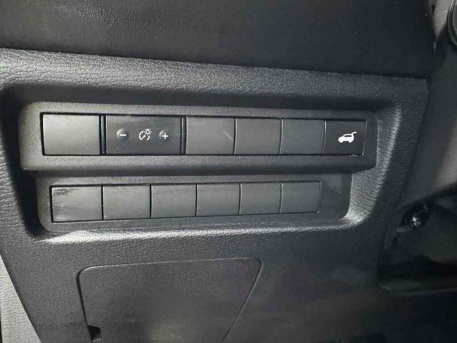 2023 Mitsubishi Outlander NOIR S-AWC Toit Pano Cuir Bancs Chauffants Boss-13