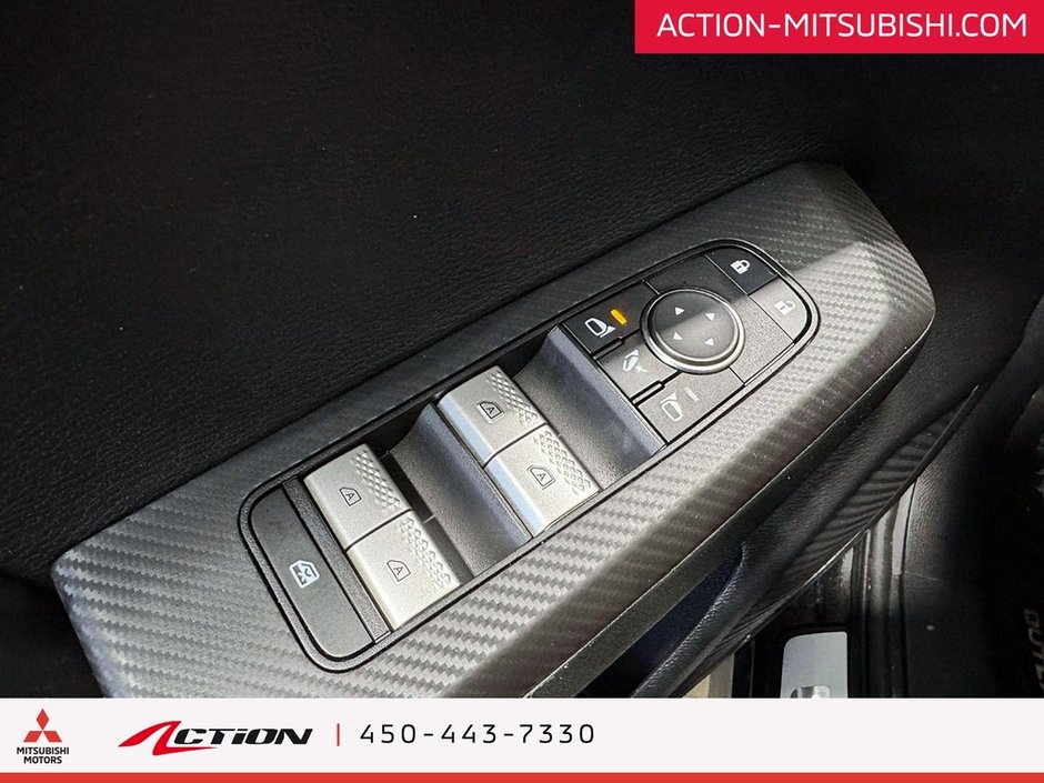 Mitsubishi Outlander NOIR S-AWC Toit Pano Cuir Bancs Chauffants Boss 2023-9