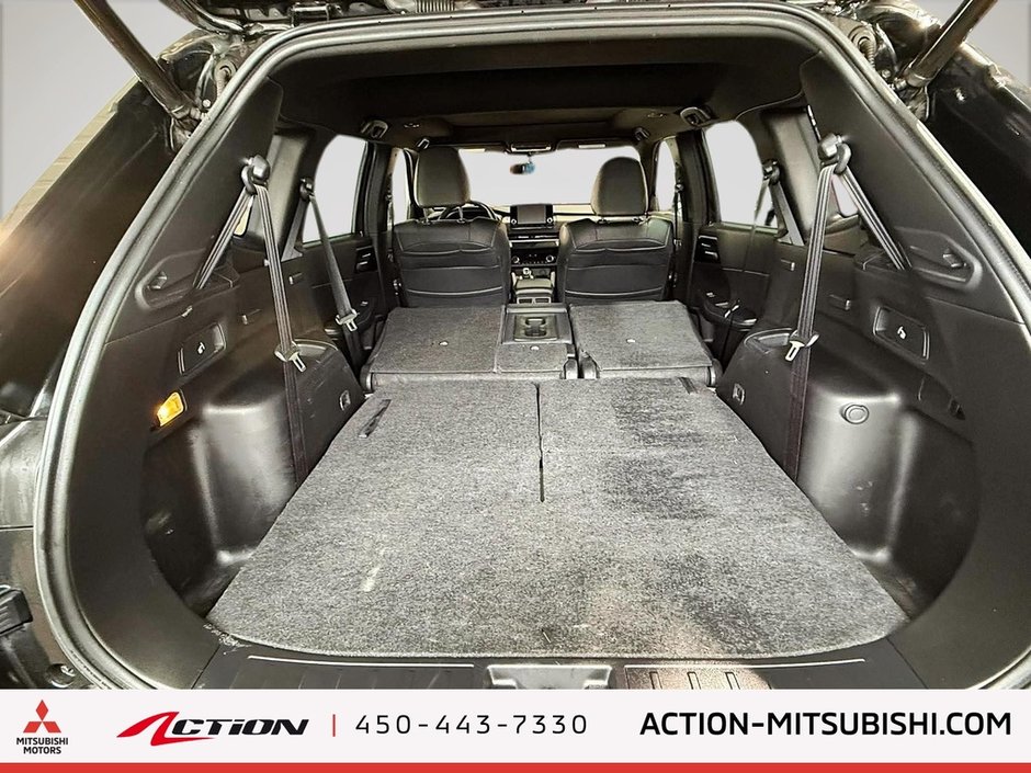 2023 Mitsubishi Outlander NOIR S-AWC Toit Pano Cuir Bancs Chauffants Boss-12