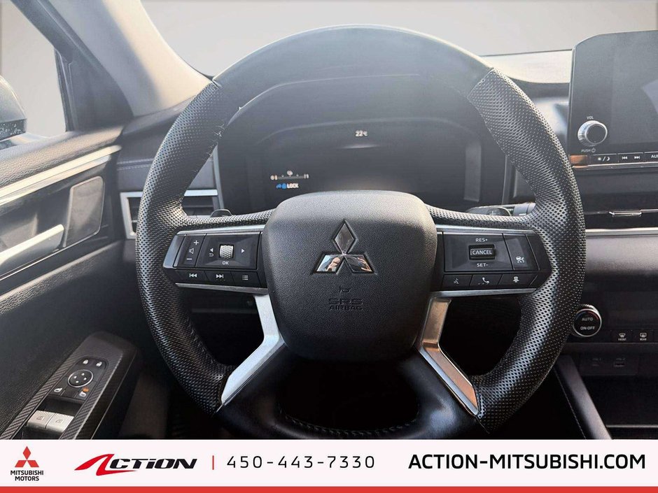 2023 Mitsubishi Outlander ES-17