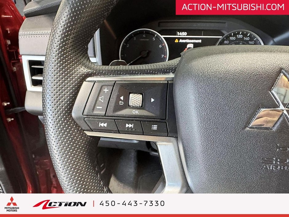 Mitsubishi Outlander SE S-AWC Toit Pano Carplay Android Auto Mags 18 2024-21