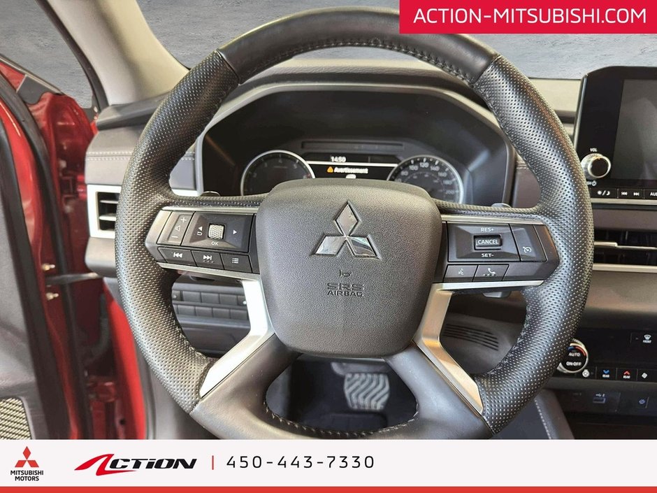 Mitsubishi Outlander SE S-AWC Toit Pano Carplay Android Auto Mags 18 2024-19