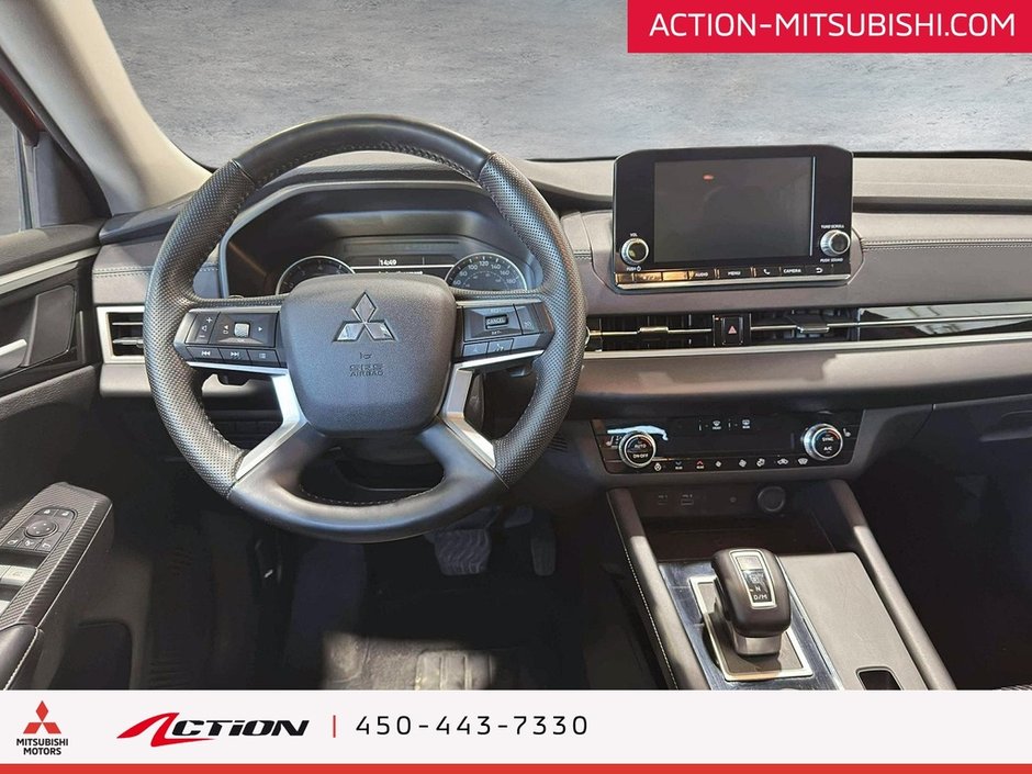 Mitsubishi Outlander SE S-AWC Toit Pano Carplay Android Auto Mags 18 2024-18