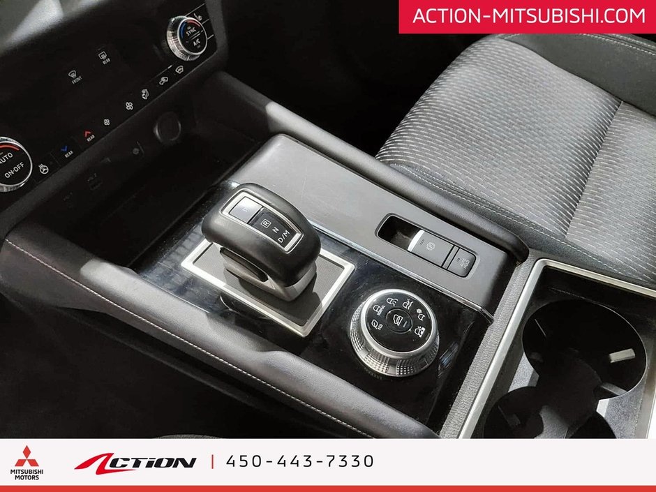 2024 Mitsubishi Outlander SE S-AWC Toit Pano Carplay Android Auto Mags 18-24