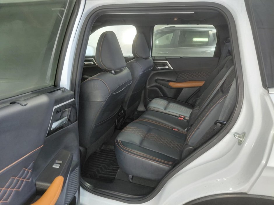Mitsubishi Outlander GT Premium S-AWC Bose Toit Pano Cuir Mags 2024-21
