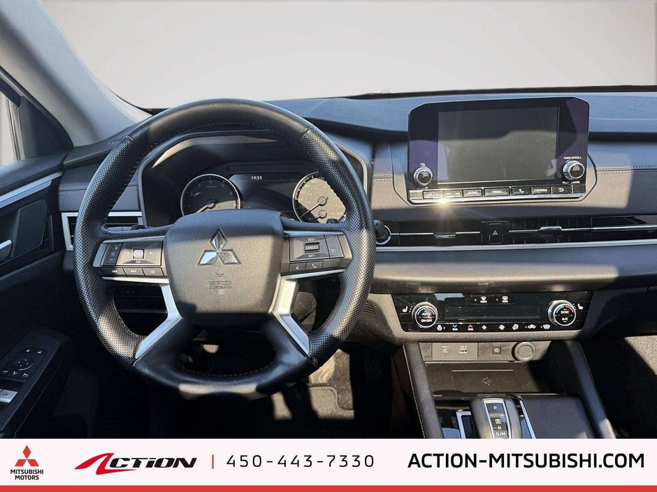 2024 Mitsubishi Outlander SE-17