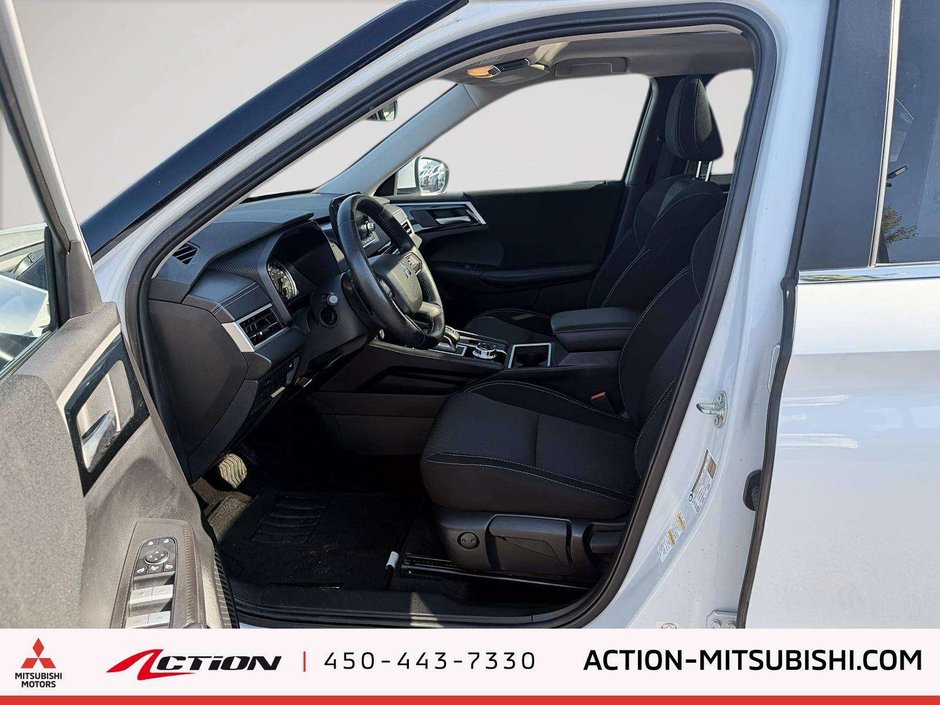 2024 Mitsubishi Outlander SE-10