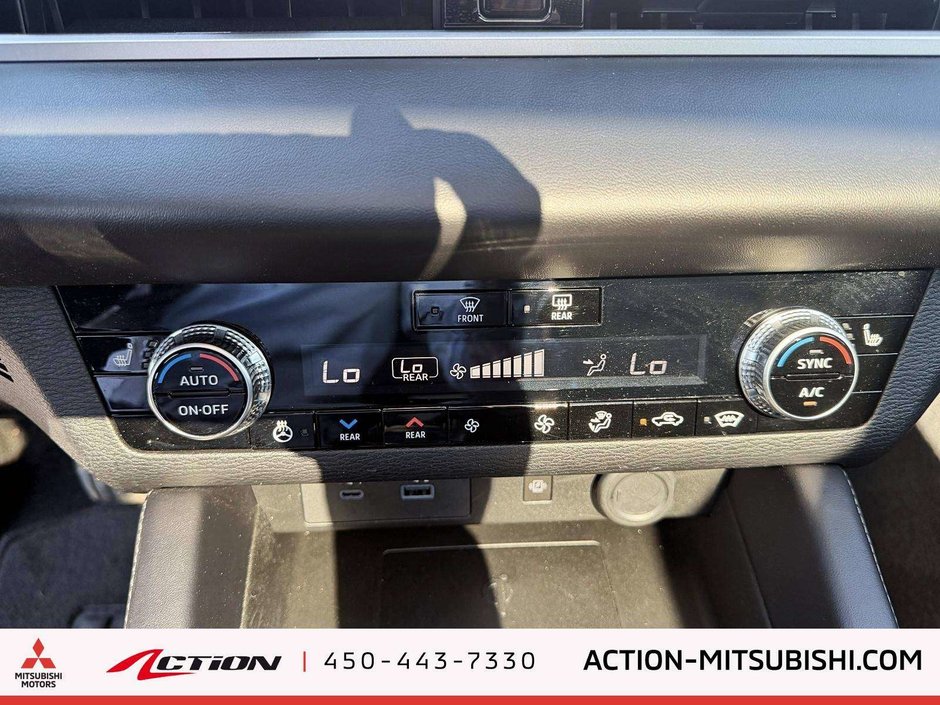 2024 Mitsubishi Outlander SE-24
