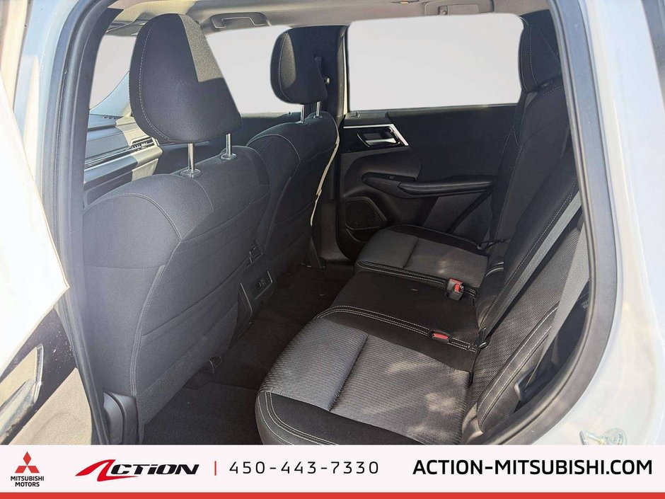 2024 Mitsubishi Outlander SE-11