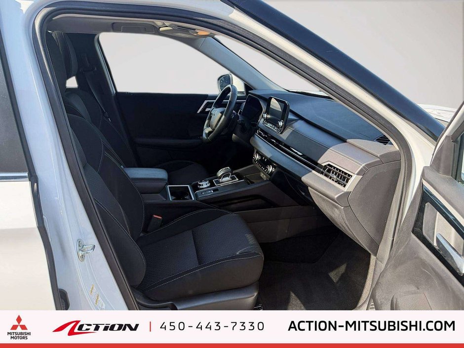 2024 Mitsubishi Outlander SE-16