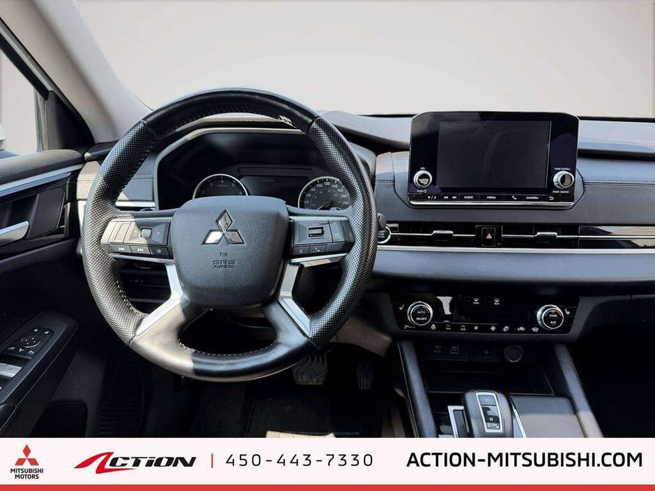 2024 Mitsubishi Outlander SE Toit Pano Mags Carplay Android Auto-16
