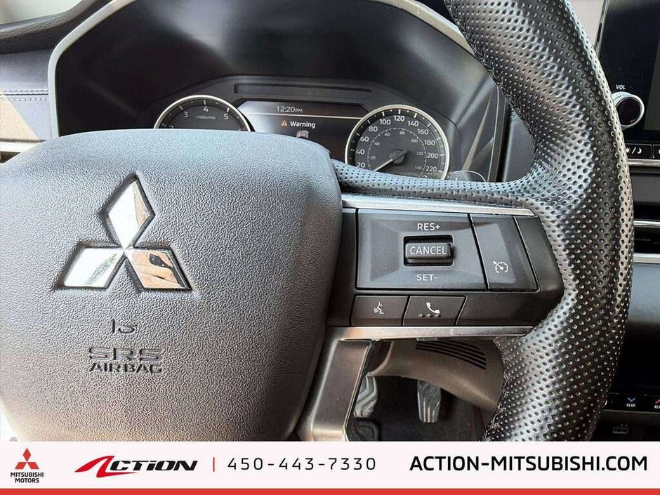 2024 Mitsubishi Outlander SE Toit Pano Mags Carplay Android Auto-18