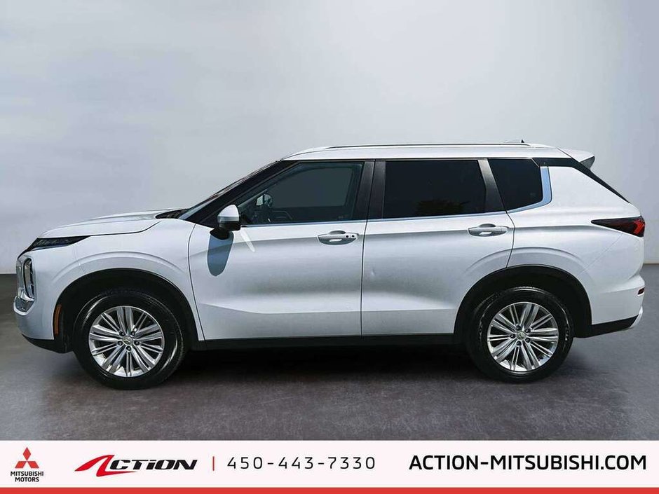 2024 Mitsubishi Outlander SE Toit Pano Mags Carplay Android Auto-1
