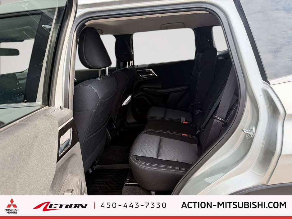 2024 Mitsubishi Outlander ES Carplay Android Auto A / C Gr.Électriques-10