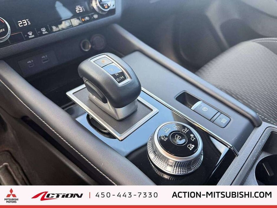 2024 Mitsubishi Outlander ES Carplay Android Auto A / C Gr.Électriques-23