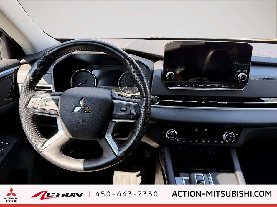 2024 Mitsubishi Outlander LE-16