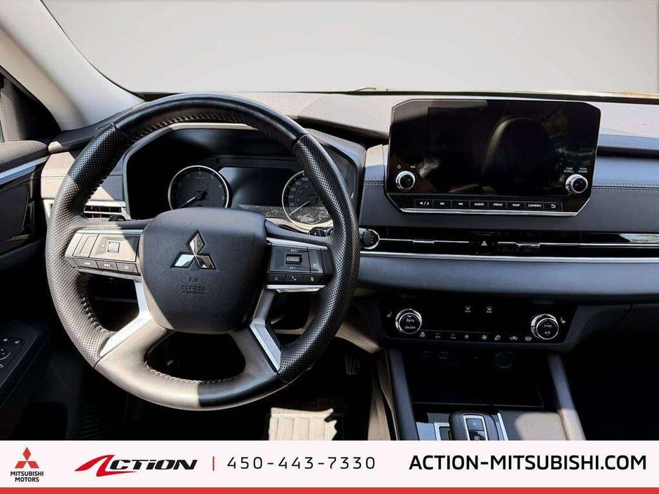 2024 Mitsubishi Outlander LE AWC Toit Pano Carplay Android Auto Mags-16