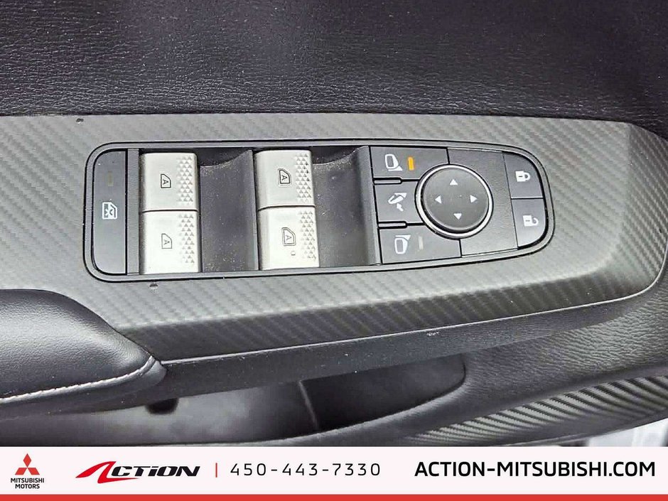 Mitsubishi Outlander LE-AWC 7 Passagers 1 Proprio Toit Pano GPS CarPlay 2024-9