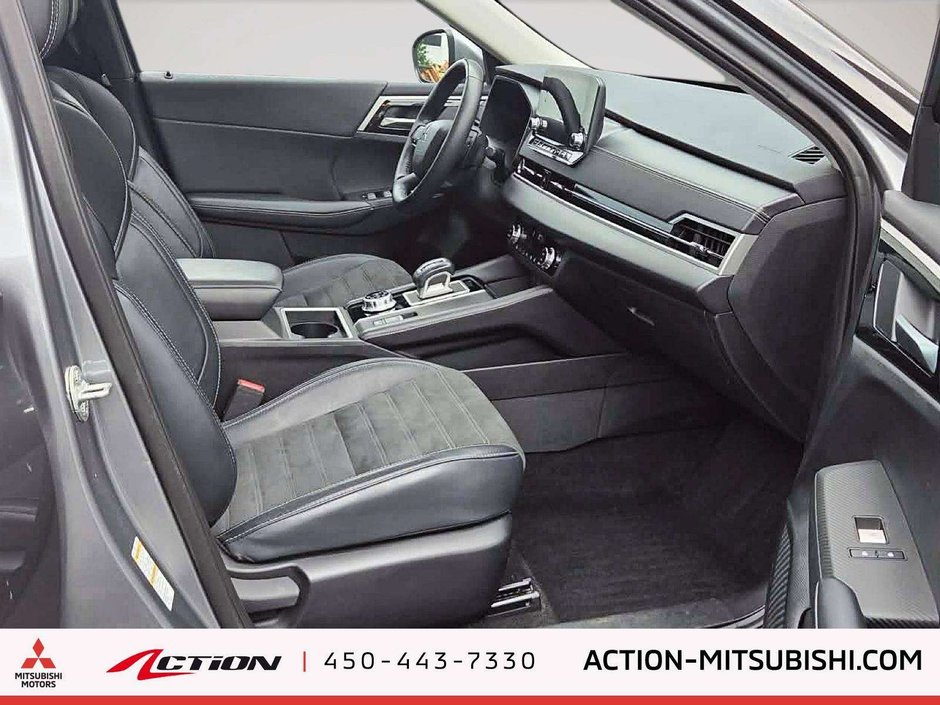 Mitsubishi Outlander LE-AWC 7 Passagers 1 Proprio Toit Pano GPS CarPlay 2024-16