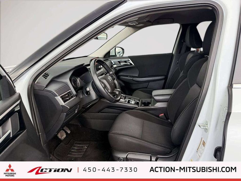 2024 Mitsubishi Outlander ES Carplay Android Auto A / C Gr.Électriques-9