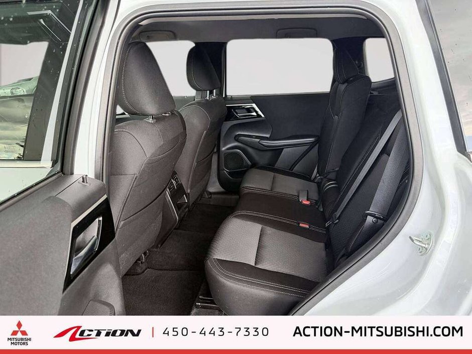 2024 Mitsubishi Outlander ES Carplay Android Auto A / C Gr.Électriques-10