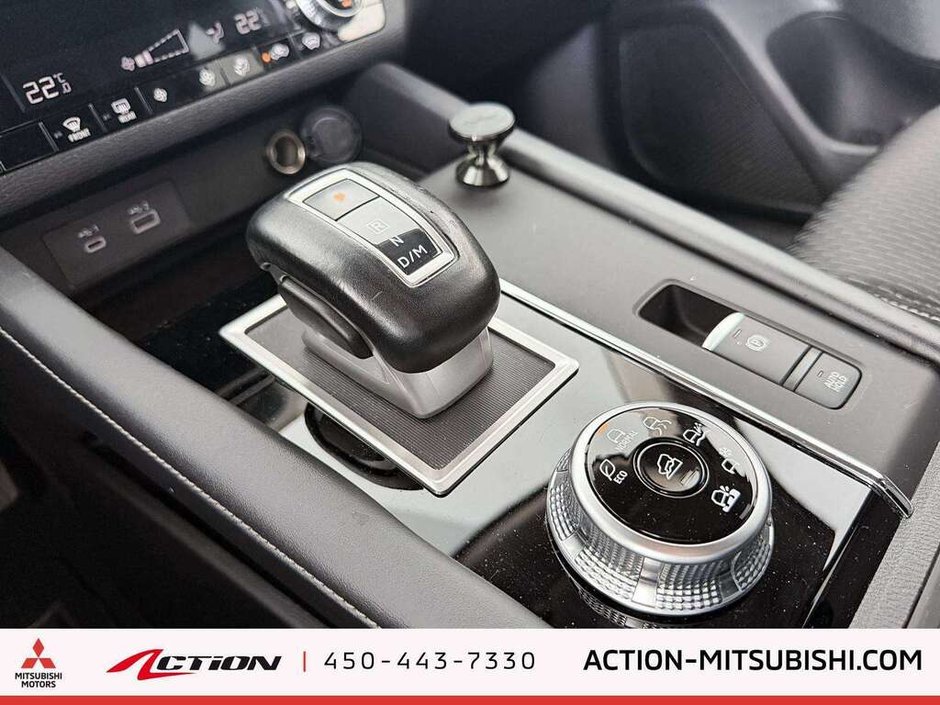 2024 Mitsubishi Outlander ES Carplay Android Auto A / C Gr.Électriques-24