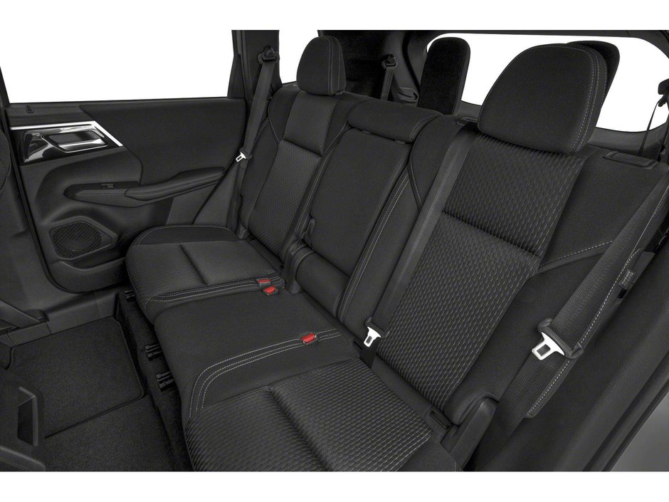 2024 Mitsubishi Outlander LE-7