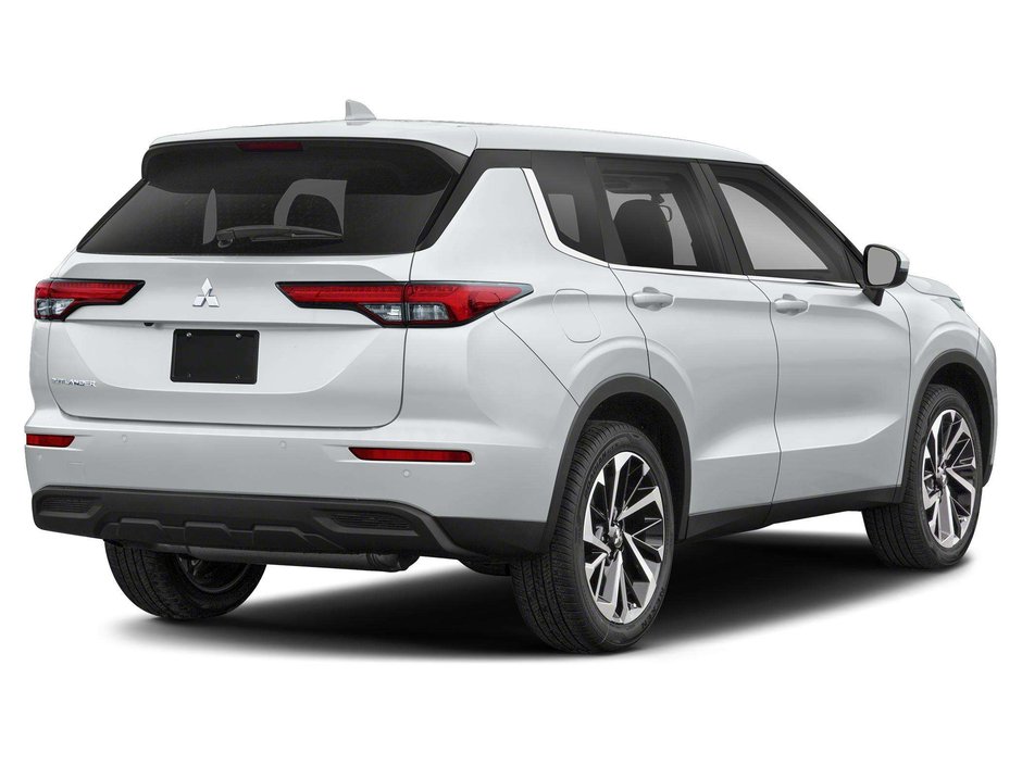 2024 Mitsubishi Outlander LE-0