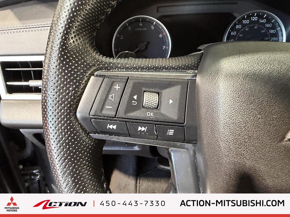 Mitsubishi OUTLANDER ES S-AWC ES 2024-19