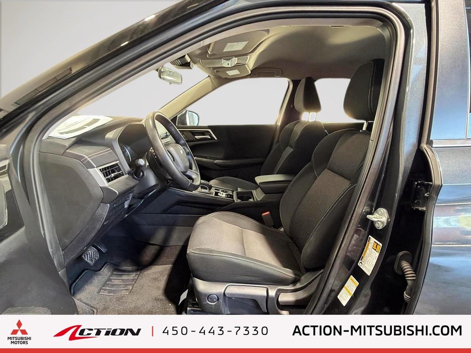 Mitsubishi OUTLANDER ES S-AWC ES 2024-10