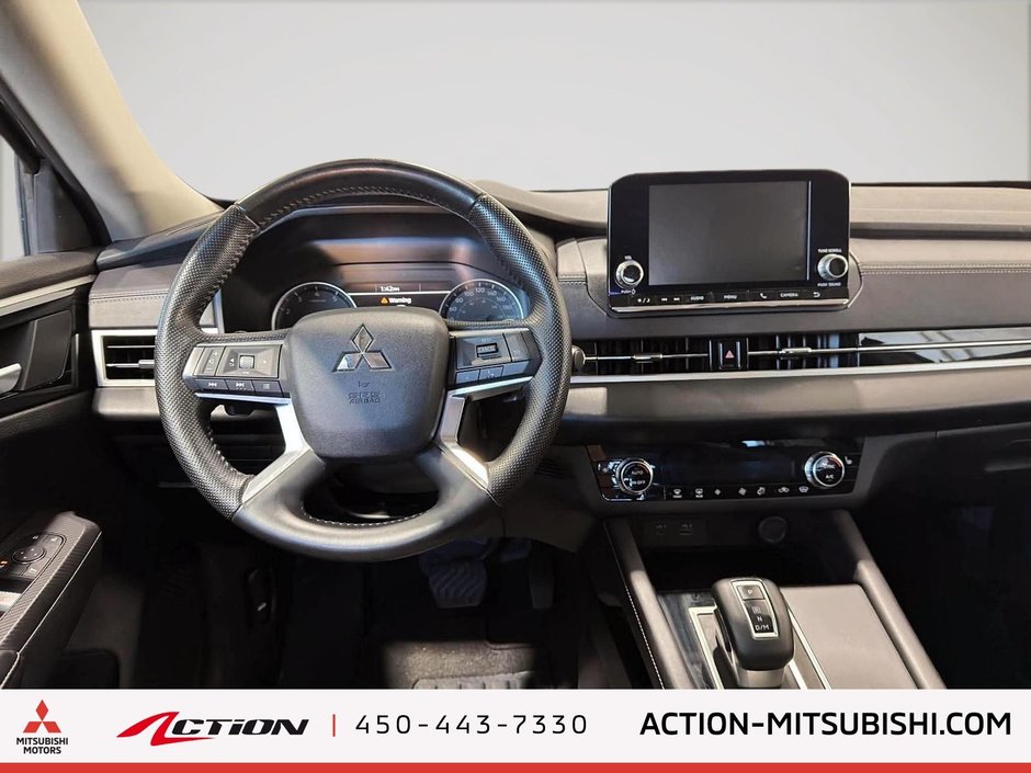 Mitsubishi OUTLANDER ES S-AWC ES 2024-17