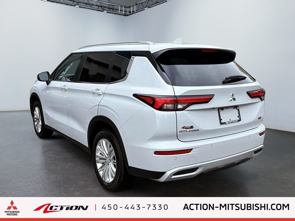 Mitsubishi Outlander SE Toit Pano Apple Carplay/Android Jante 18 Camér 2024-2