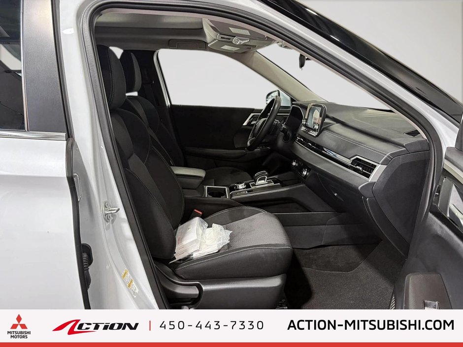 Mitsubishi Outlander SE Toit Pano Apple Carplay/Android Jante 18 Camér 2024-12