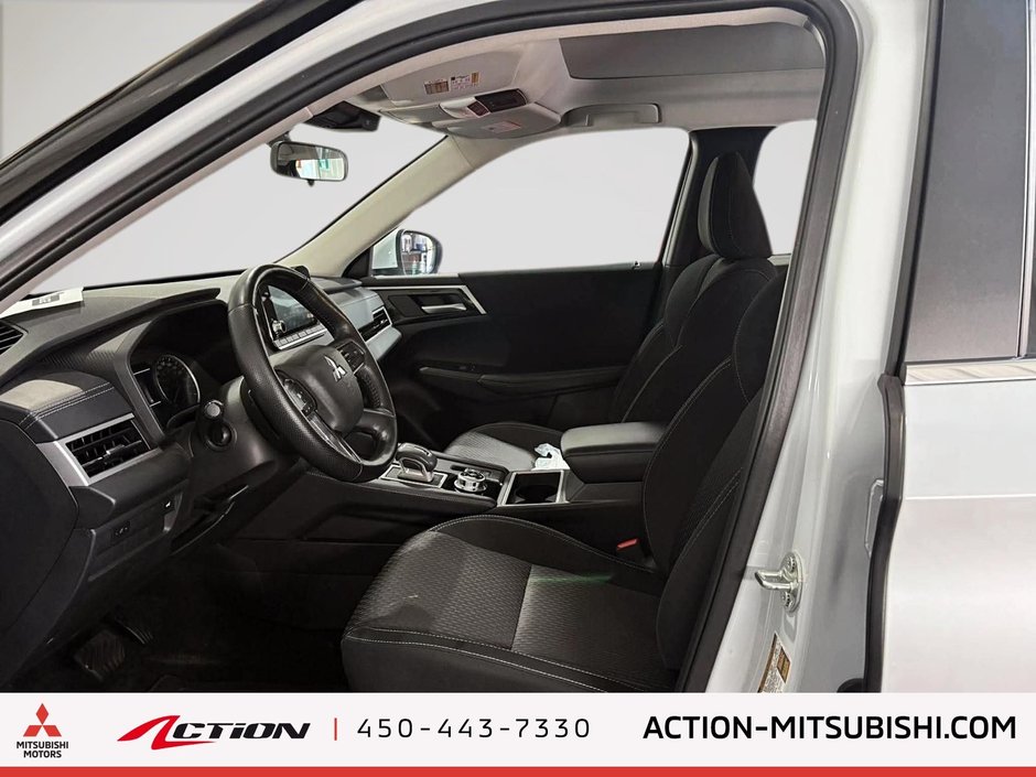 Mitsubishi Outlander SE Toit Pano Apple Carplay/Android Jante 18 Camér 2024-11