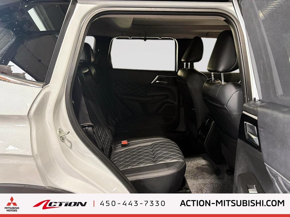 Mitsubishi OUTLANDER GT S-AWC Blanc/Toit noir 7 Places Toi Cuir Mags 20 2024-17