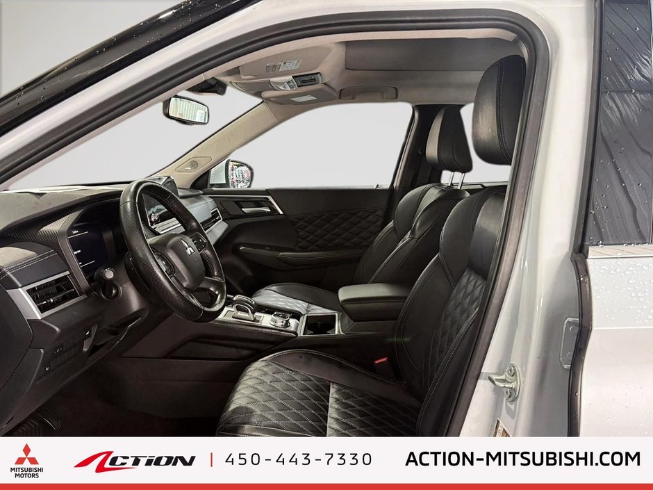 Mitsubishi OUTLANDER GT S-AWC Blanc/Toit noir 7 Places Toi Cuir Mags 20 2024-14