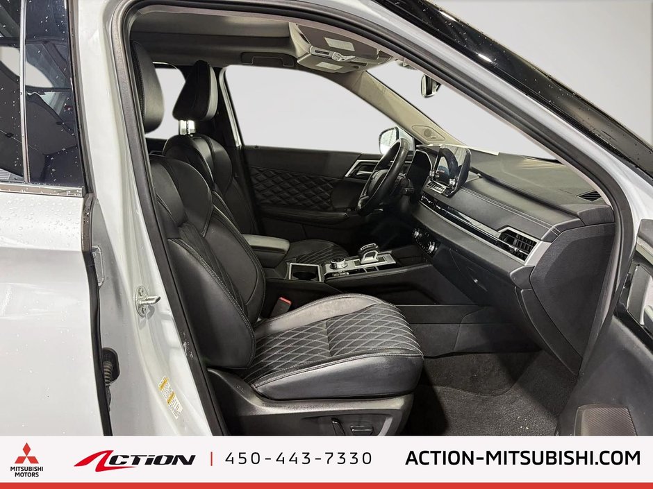 Mitsubishi OUTLANDER GT S-AWC Blanc/Toit noir 7 Places Toi Cuir Mags 20 2024-16