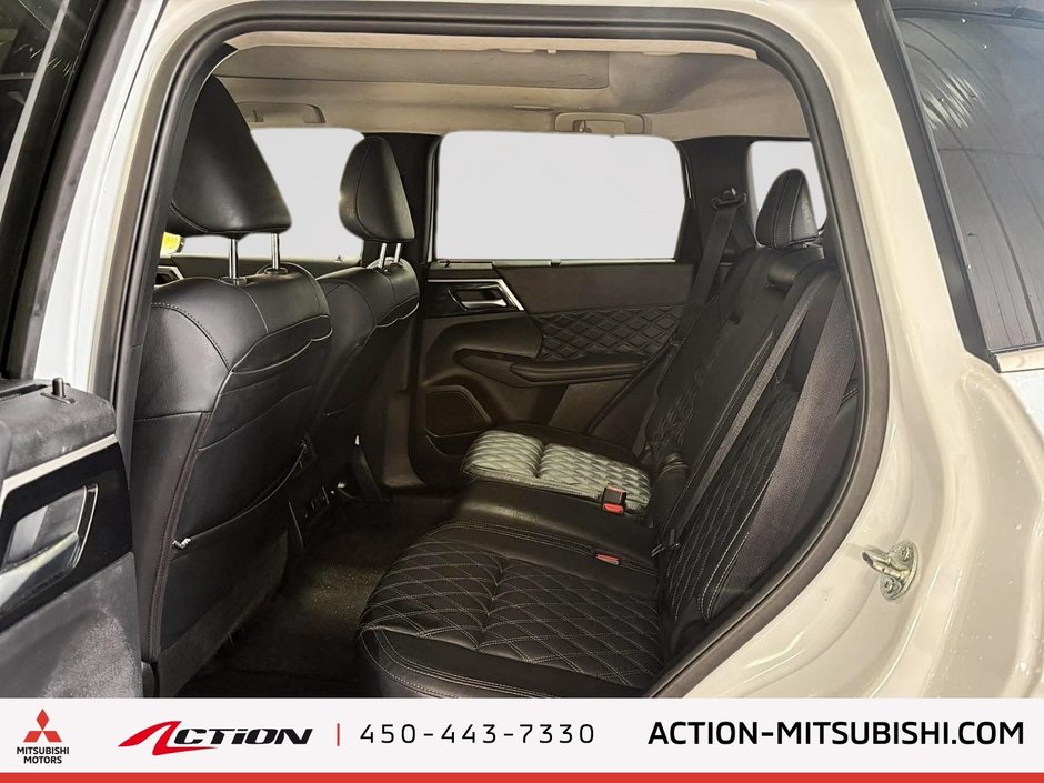 Mitsubishi OUTLANDER GT S-AWC Blanc/Toit noir 7 Places Toi Cuir Mags 20 2024-15