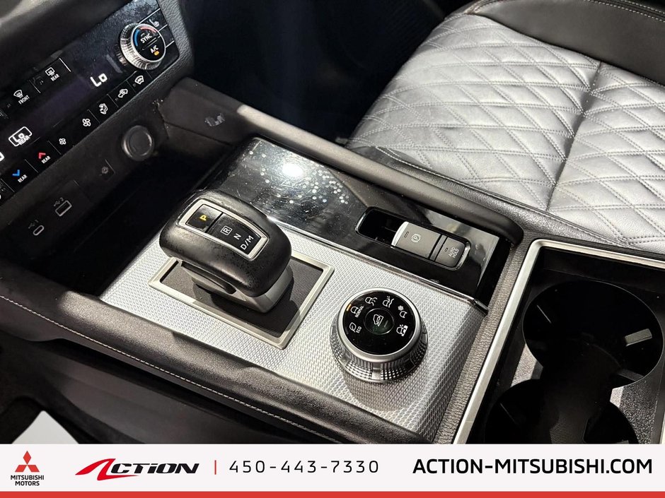 Mitsubishi OUTLANDER GT S-AWC Blanc/Toit noir 7 Places Toi Cuir Mags 20 2024-9