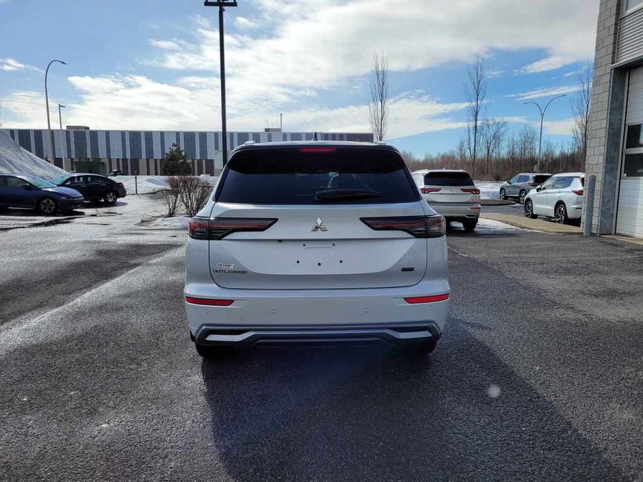Mitsubishi Outlander GT S-AWC 2025-4