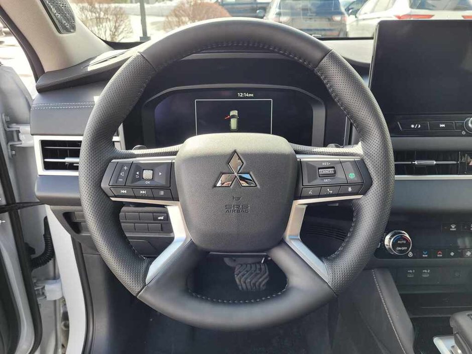 Mitsubishi Outlander GT S-AWC 2025-22
