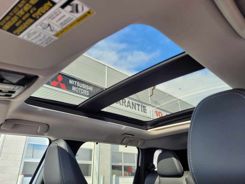 Mitsubishi Outlander GT S-AWC 2025-13
