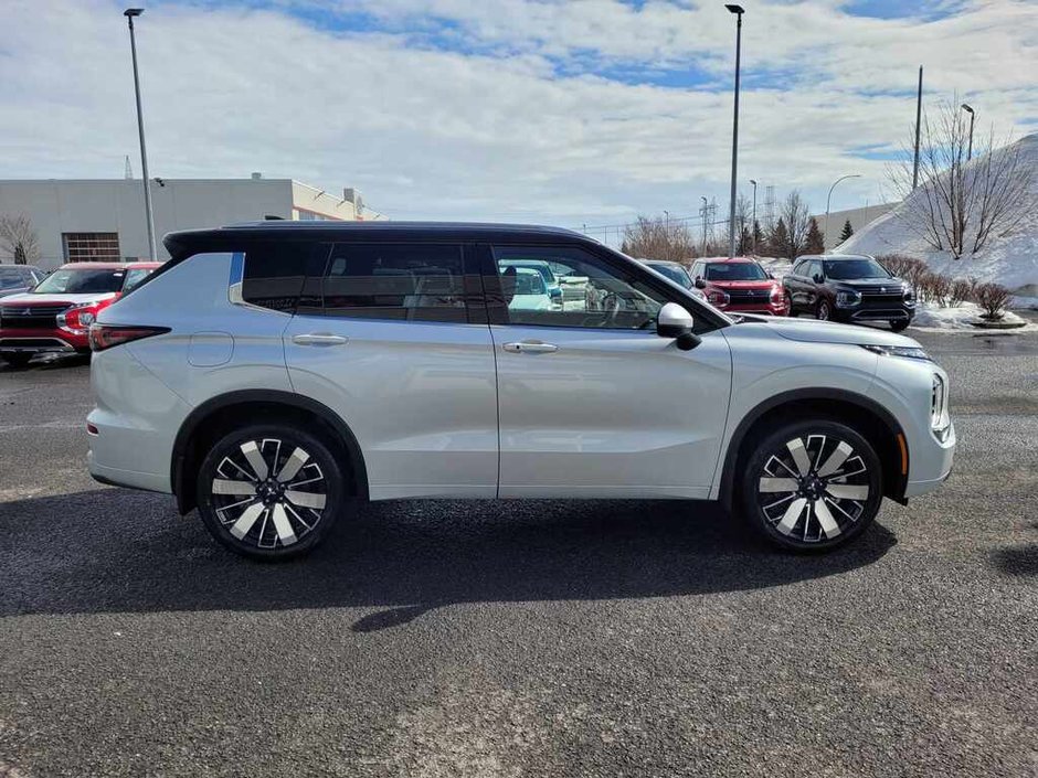 Mitsubishi Outlander GT S-AWC 2025-6