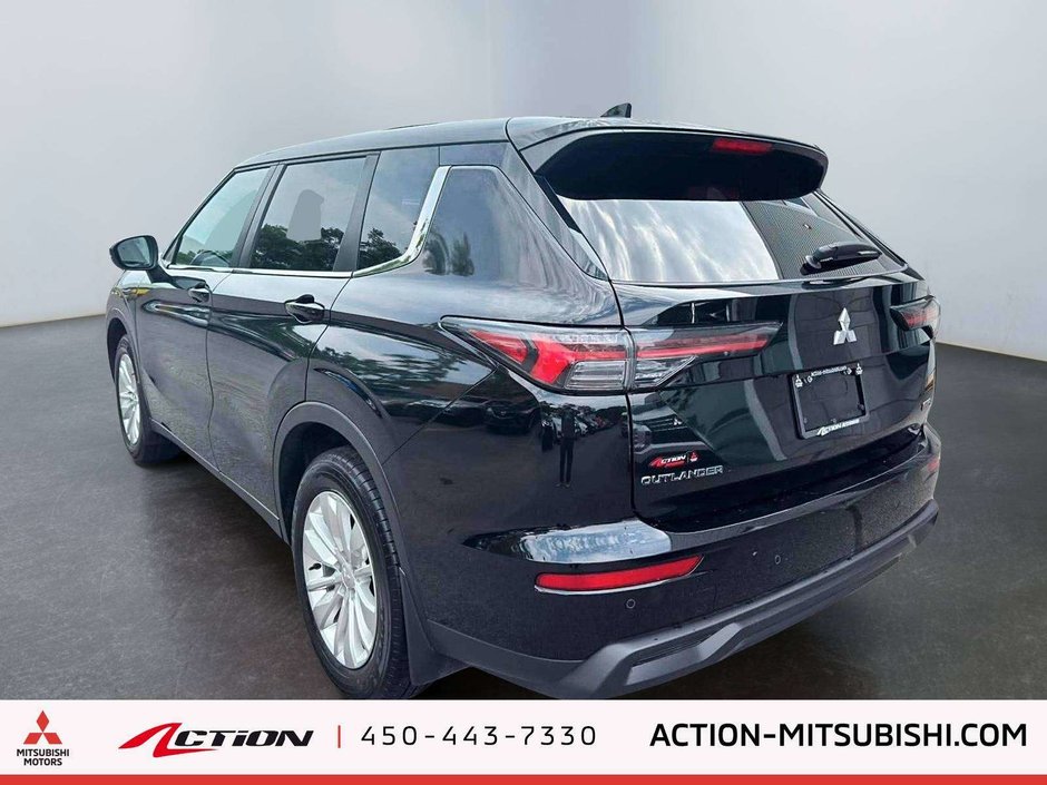2025 Mitsubishi Outlander ES-2